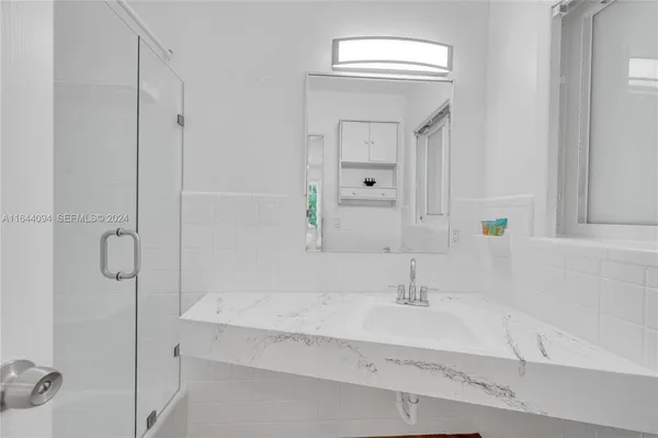 $7,500 | 630 Northeast 117th Street, Biscayne Park, FL 33161