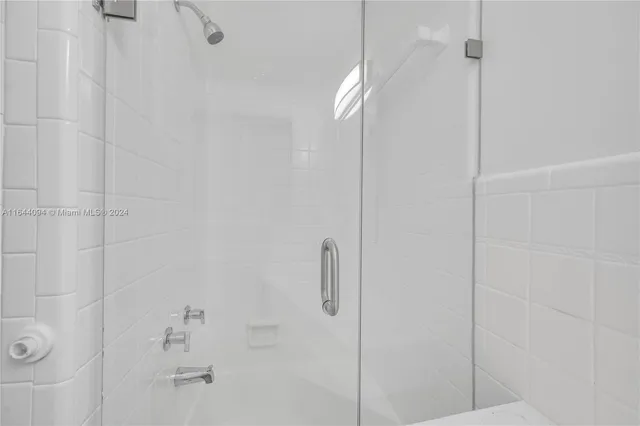 $7,500 | 630 Northeast 117th Street, Biscayne Park, FL 33161