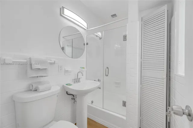 $7,500 | 630 Northeast 117th Street, Biscayne Park, FL 33161