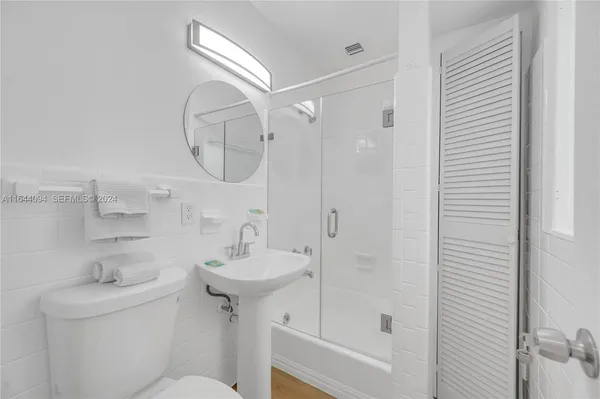 $7,500 | 630 Northeast 117th Street, Biscayne Park, FL 33161