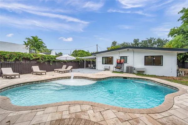 $7,500 | 630 Northeast 117th Street, Biscayne Park, FL 33161