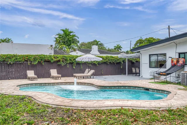 $7,500 | 630 Northeast 117th Street, Biscayne Park, FL 33161