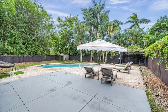 $7,500 | 630 Northeast 117th Street, Biscayne Park, FL 33161