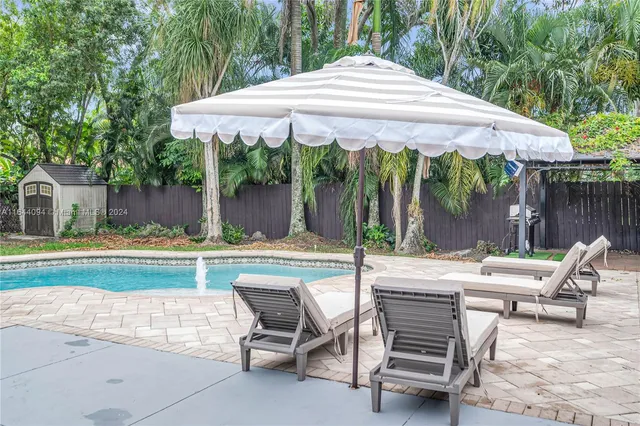 $7,500 | 630 Northeast 117th Street, Biscayne Park, FL 33161