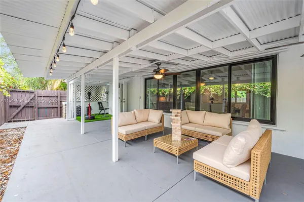 $7,500 | 630 Northeast 117th Street, Biscayne Park, FL 33161