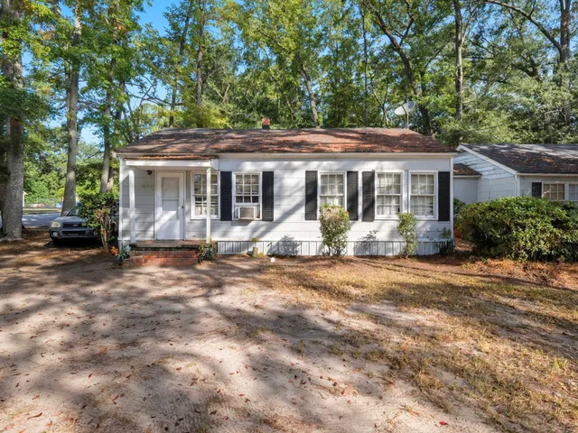 $60,000 | 108 Gilland Avenue, Unit A & B, Kingstree, SC 29556