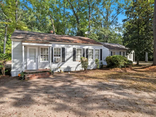 $60,000 | 108 Gilland Avenue, Unit A & B, Kingstree, SC 29556