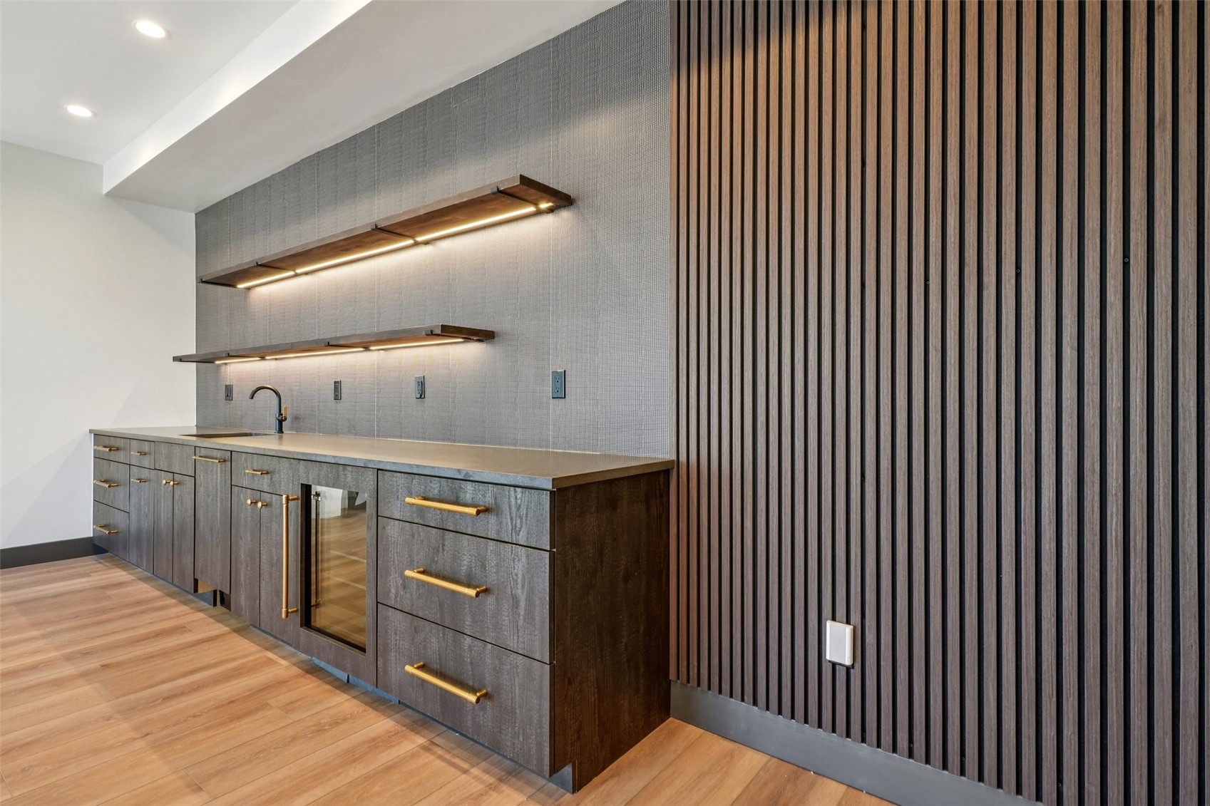 1325 Golden Eagle Road Silverthorne, CO 80498 - Photo 9 of 41 Family room wet bar