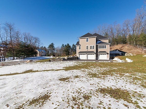 100 Ogunquit Road North Andover, MA 01845 - Photo 27 of 29 Gallery Image 27
