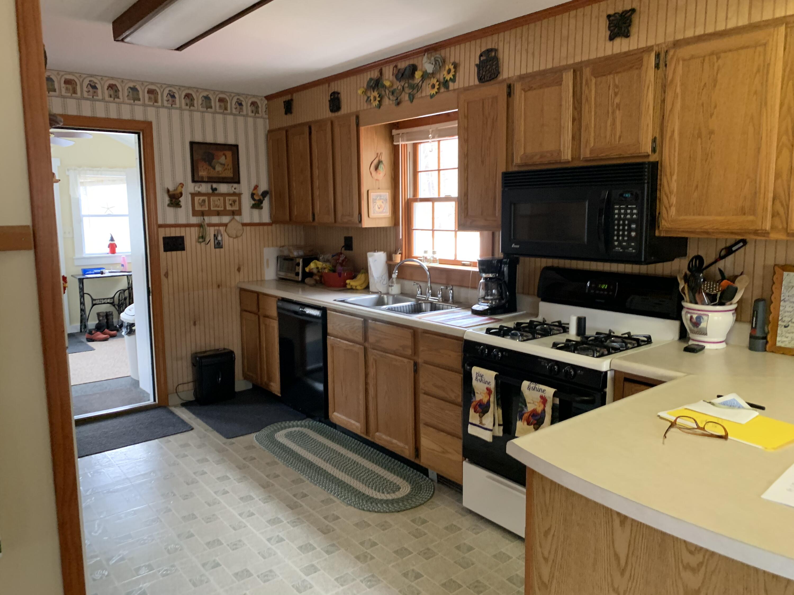 110 Bog Road Rockland, ME 04841 - Photo 8 of 21 IMG_2615