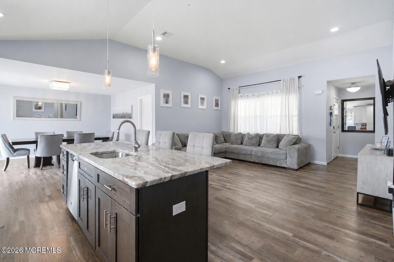 32 Edison Street Bayville, NJ 08721 - Photo 3 of 29 DB5130C6-D2C8-4B9B-8BB7-76D212498AA9