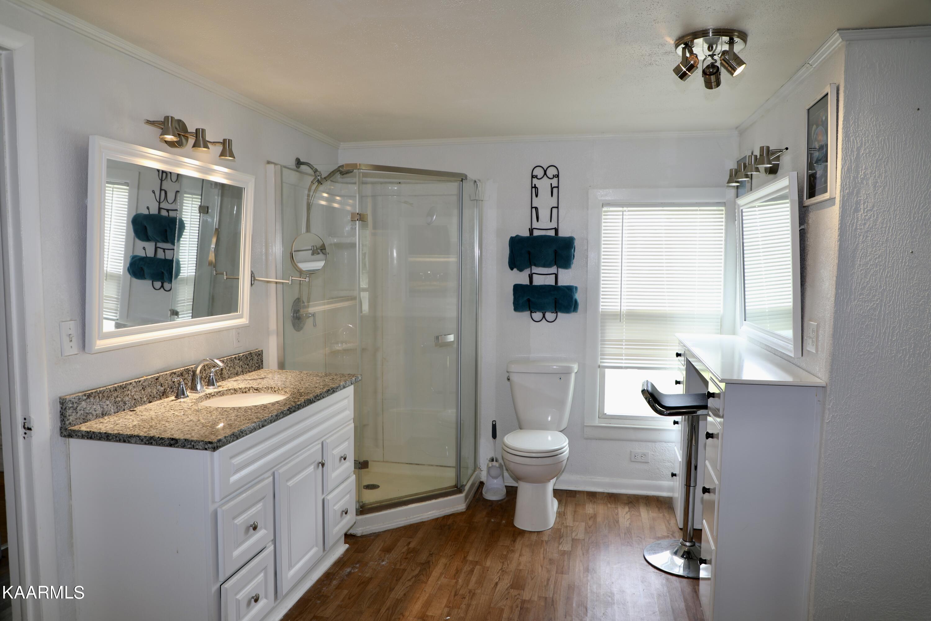 297 County Road 312 Sweetwater, TN 37874 - Photo 19 of 35 Master Bath