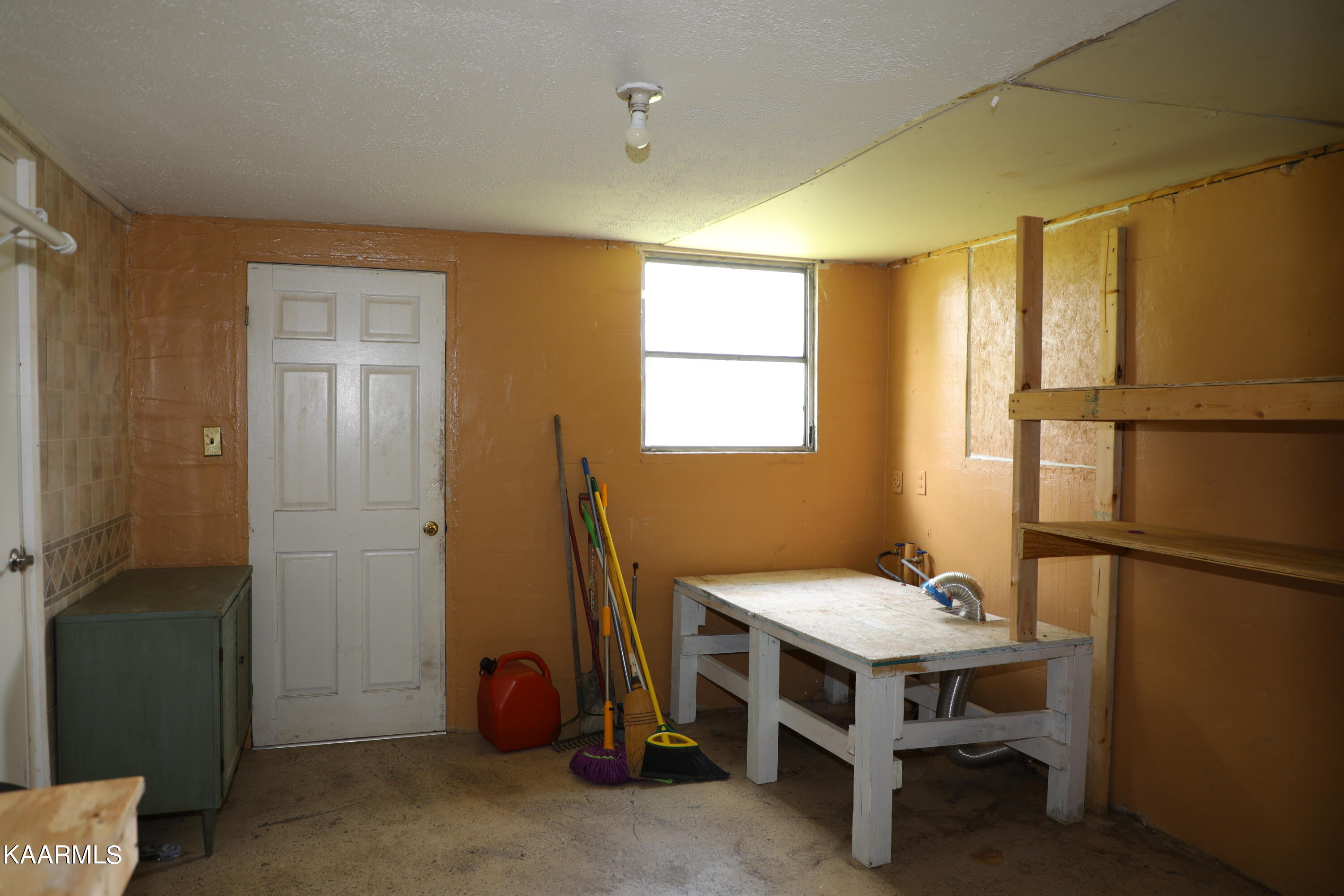 297 County Road 312 Sweetwater, TN 37874 - Photo 27 of 35 Laundry Room