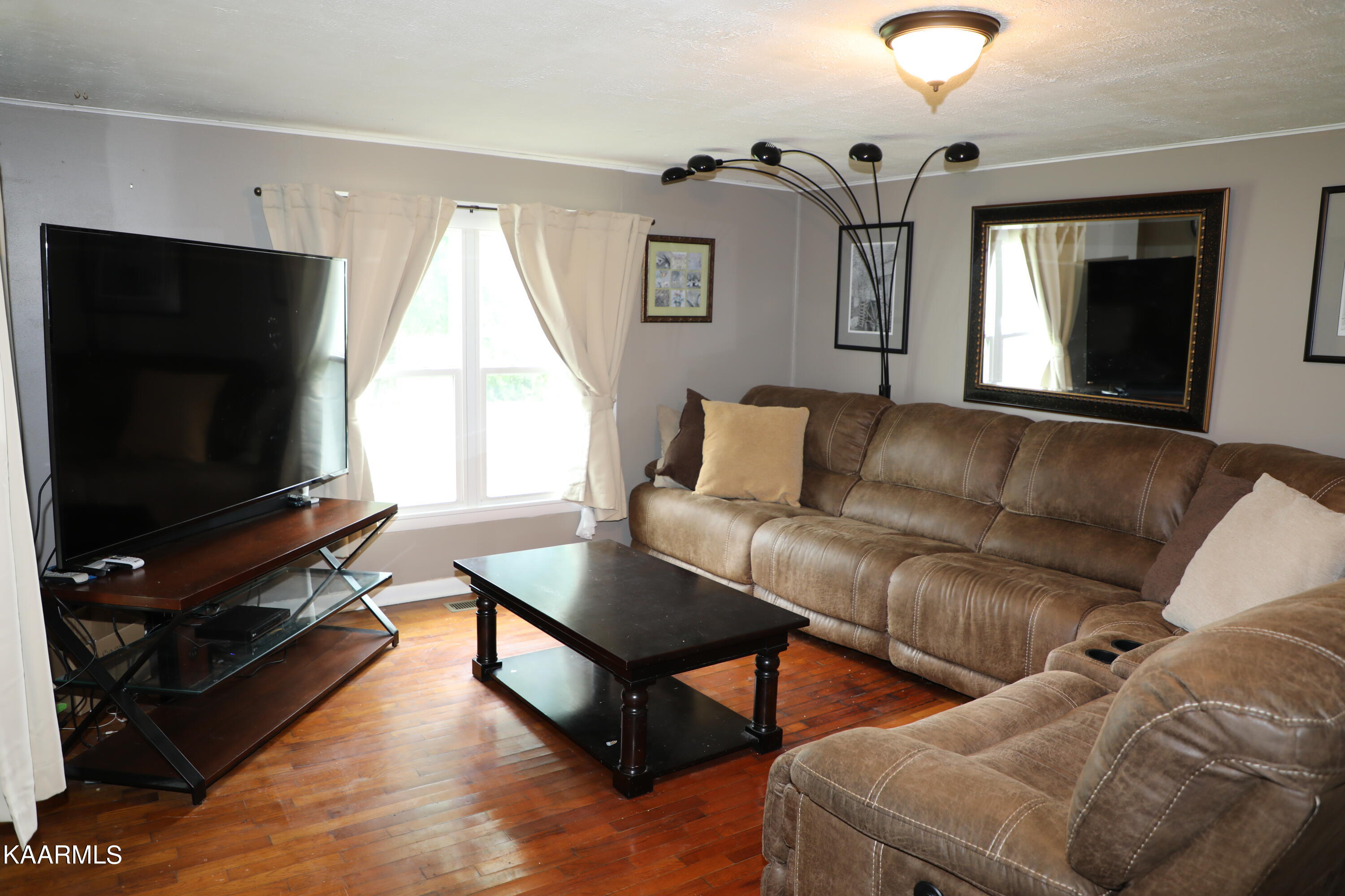 297 County Road 312 Sweetwater, TN 37874 - Photo 5 of 35 Living
