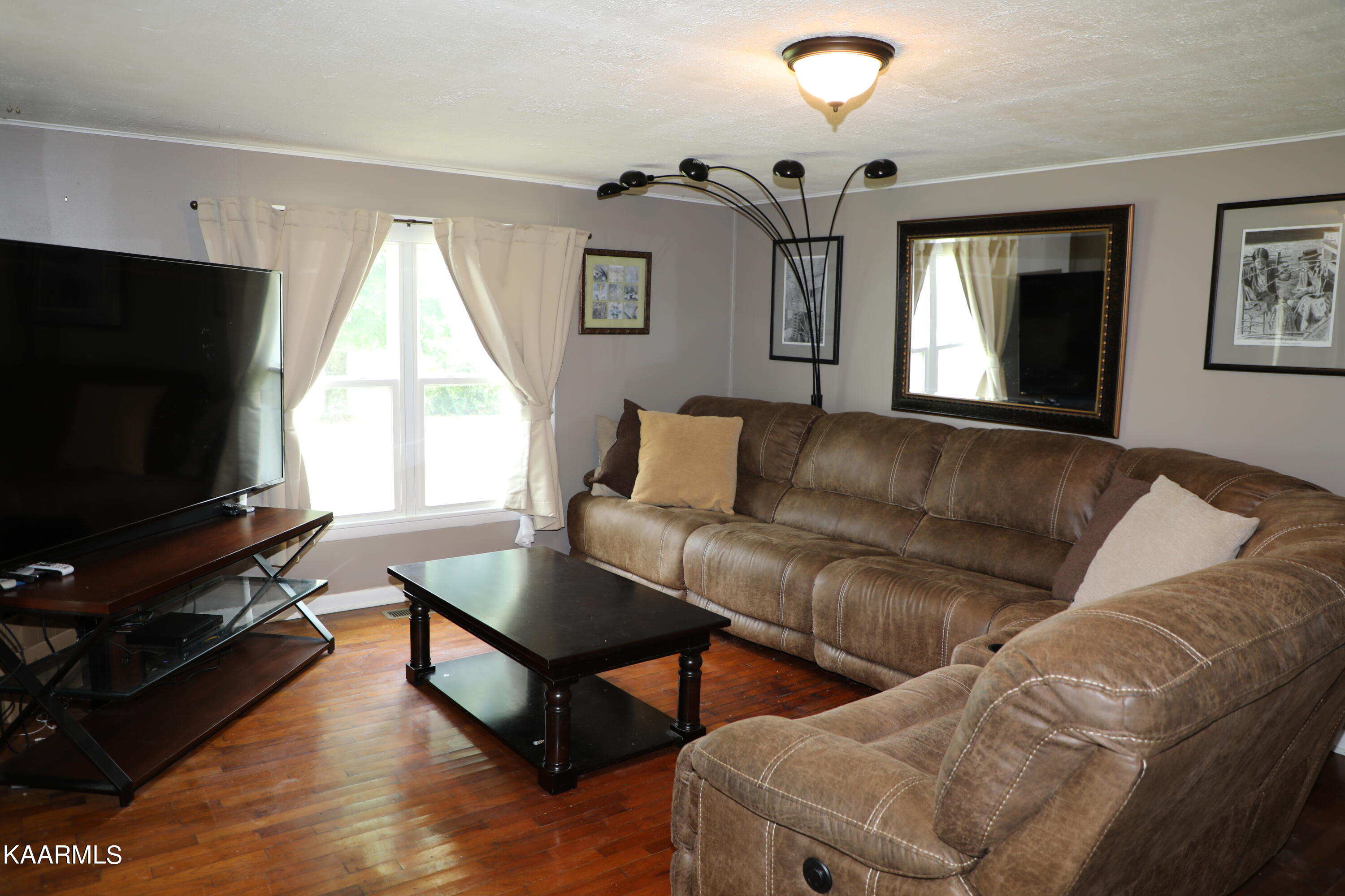 297 County Road 312 Sweetwater, TN 37874 - Photo 8 of 35 Living