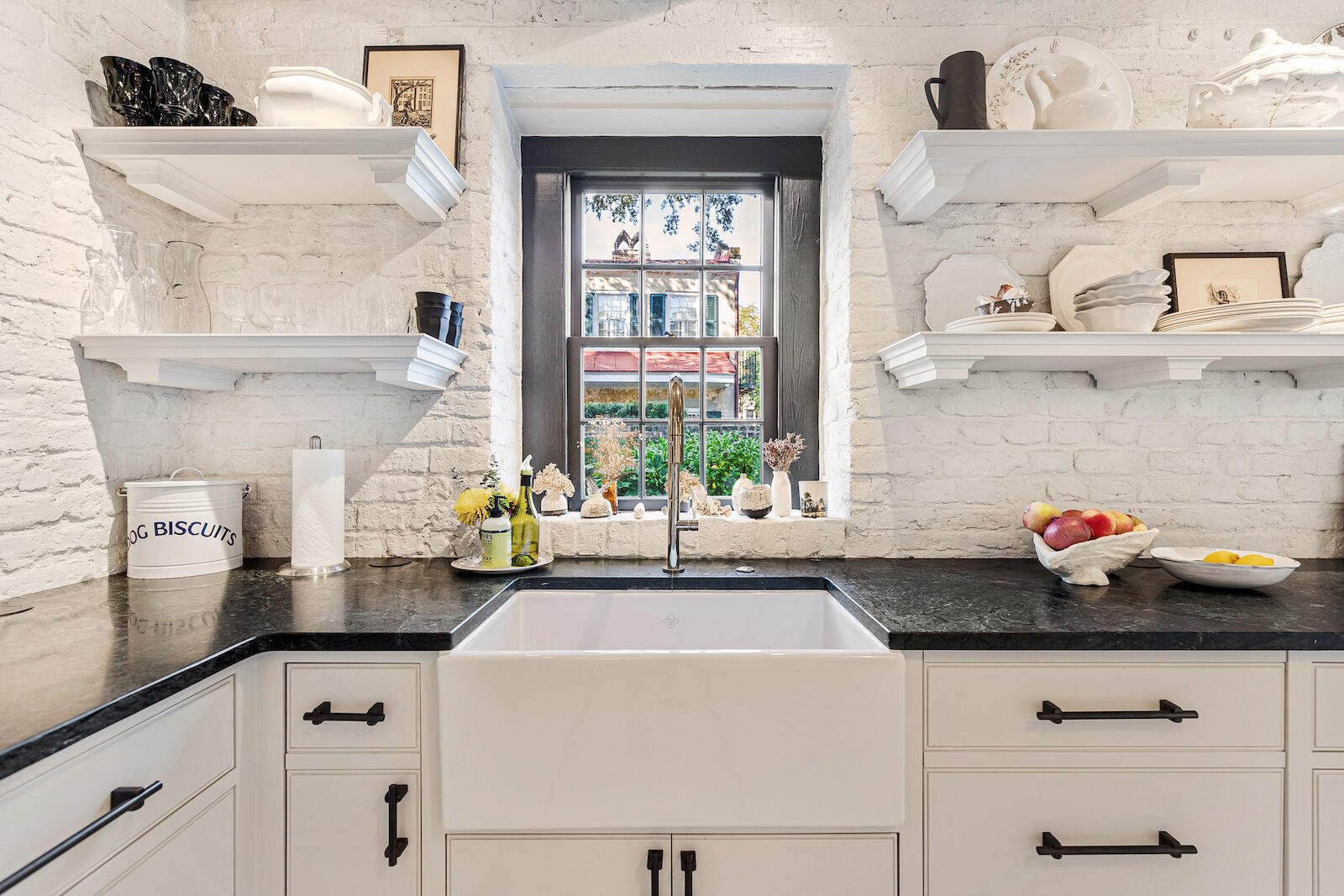 24 Church Street Charleston, SC 29401 - Photo 20 of 72 24ChurchSt-KeenEyeMarketing-039