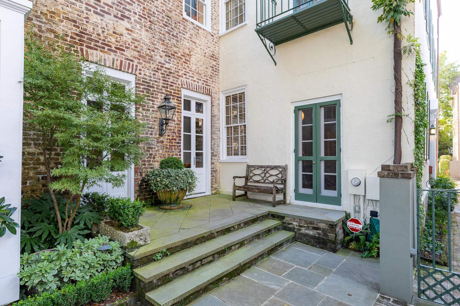 24 Church Street Charleston, SC 29401 - Photo 55 of 72 24ChurchSt-KeenEyeMarketing-104