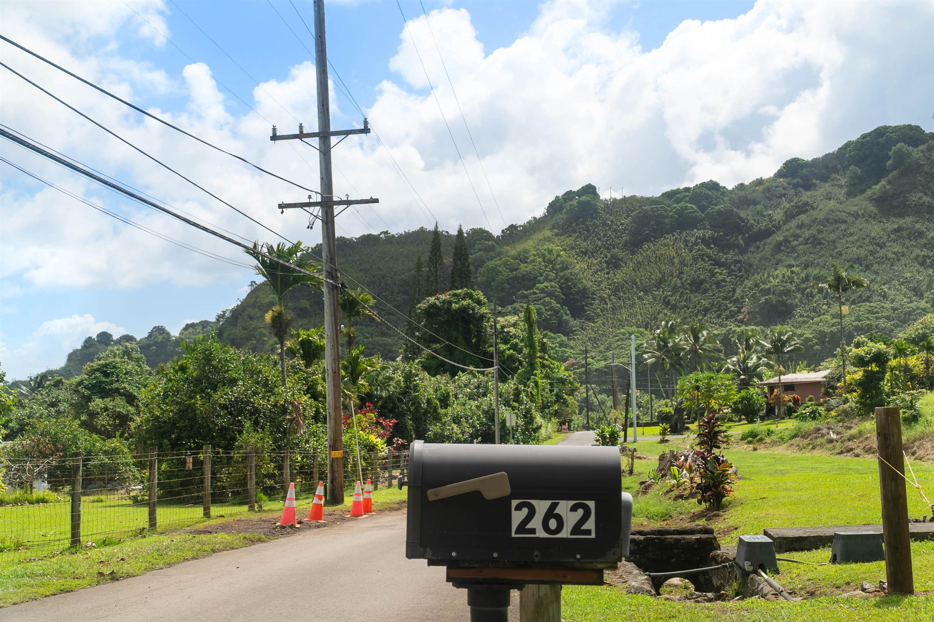 262 Wailua Road Haiku, HI 96708 - Photo 27 of 38 a roof deck with couch