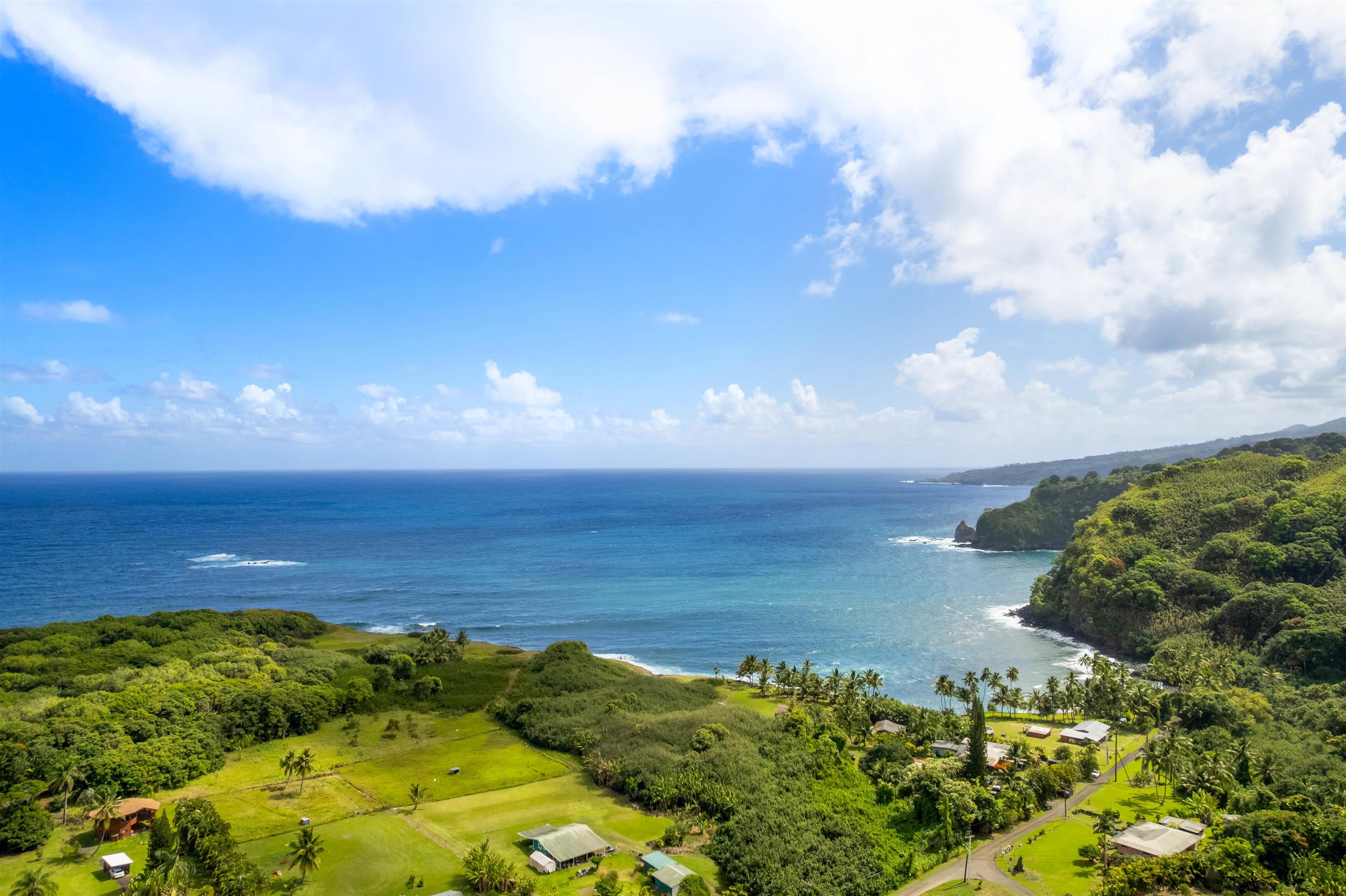 262 Wailua Road Haiku, HI 96708 - Photo 4 of 38 a view of an ocean