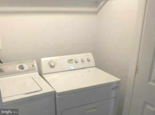 2015 Glen Ross Road Silver Spring, MD 20910 - Photo 2 of 28 Full sized washer and dryer