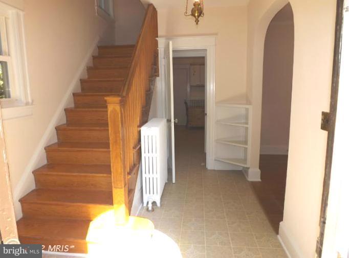 2015 Glen Ross Road Silver Spring, MD 20910 - Photo 22 of 28 Center Hall Foyer