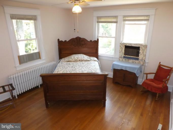 2015 Glen Ross Road Silver Spring, MD 20910 - Photo 25 of 28 Bedroom #3