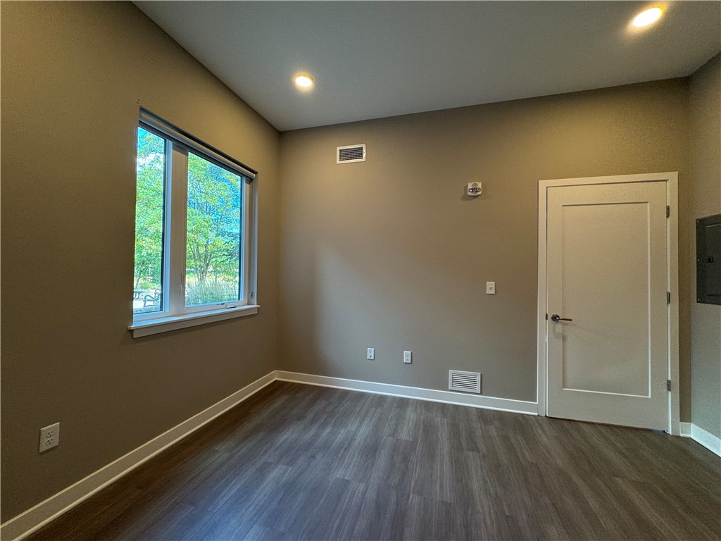 625 South Goodman Street, Unit 111 Rochester, NY 14620 - Photo 5 of 21 Bedroom #1 with large walk-in closet