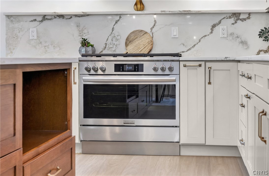 4375 Young Road Onondaga, NY 13215 - Photo 17 of 47 microwave on order. Installed prior to closing