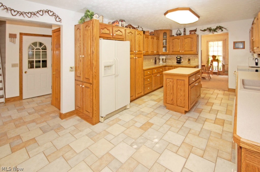 49145 North Ridge Road Amherst, OH 44001 - Photo 5 of 25
