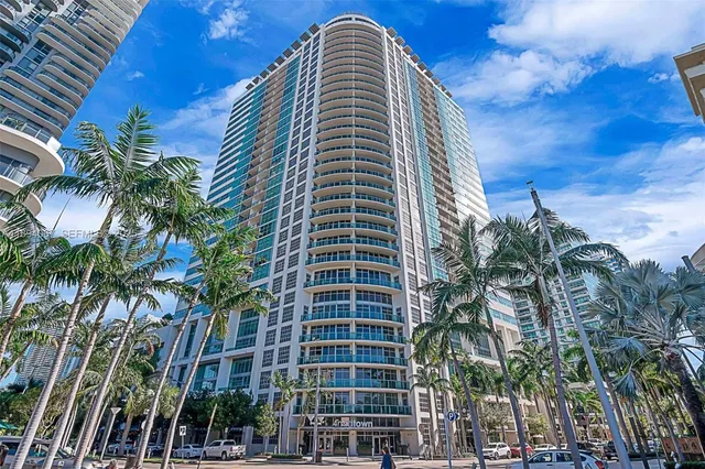 $5,900 | 3301 Northeast 1st Avenue, Unit M0501, Miami, FL 33137