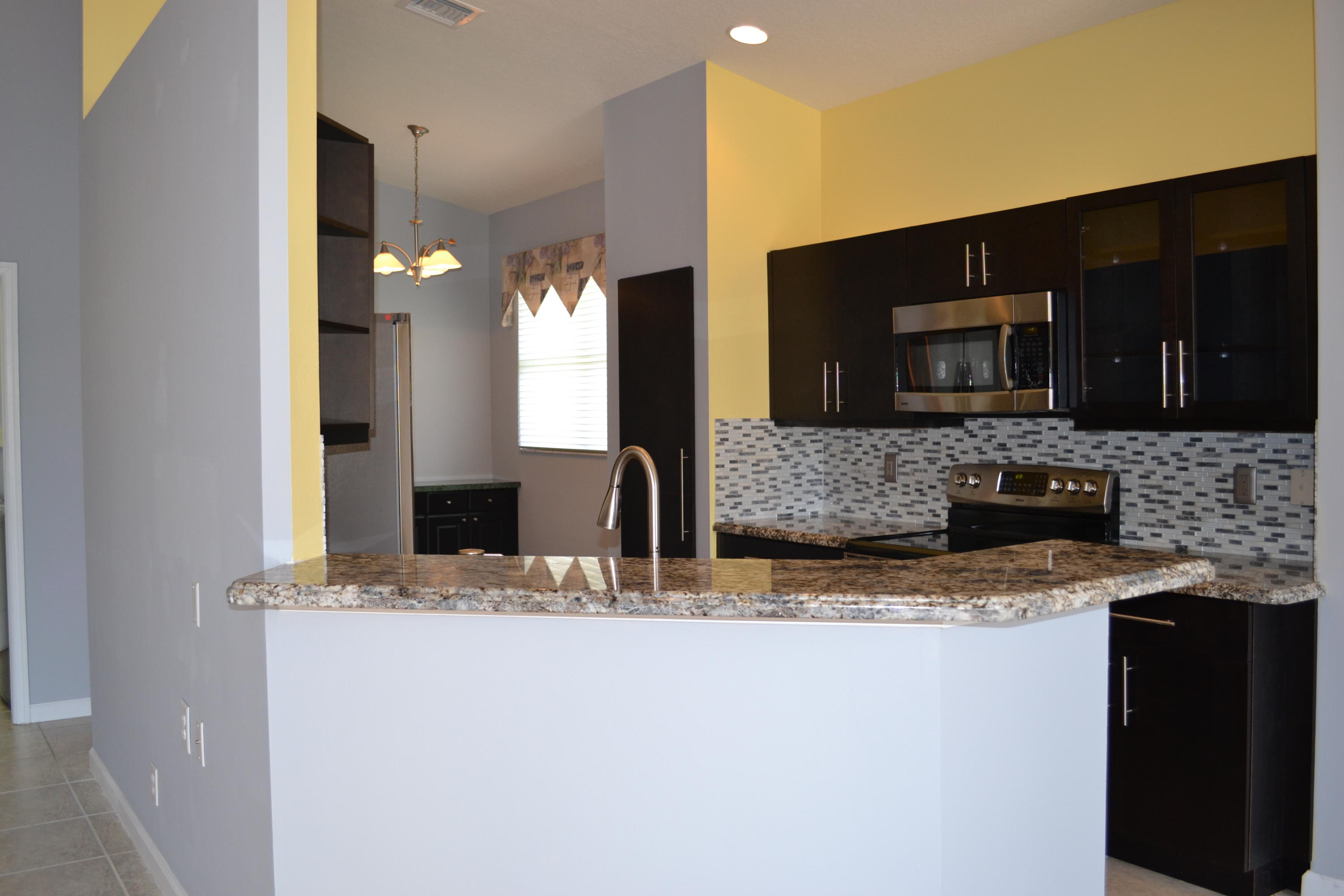 390 Springview Loop Port St. Lucie, FL 34986 - Photo 8 of 43 DSC_0431