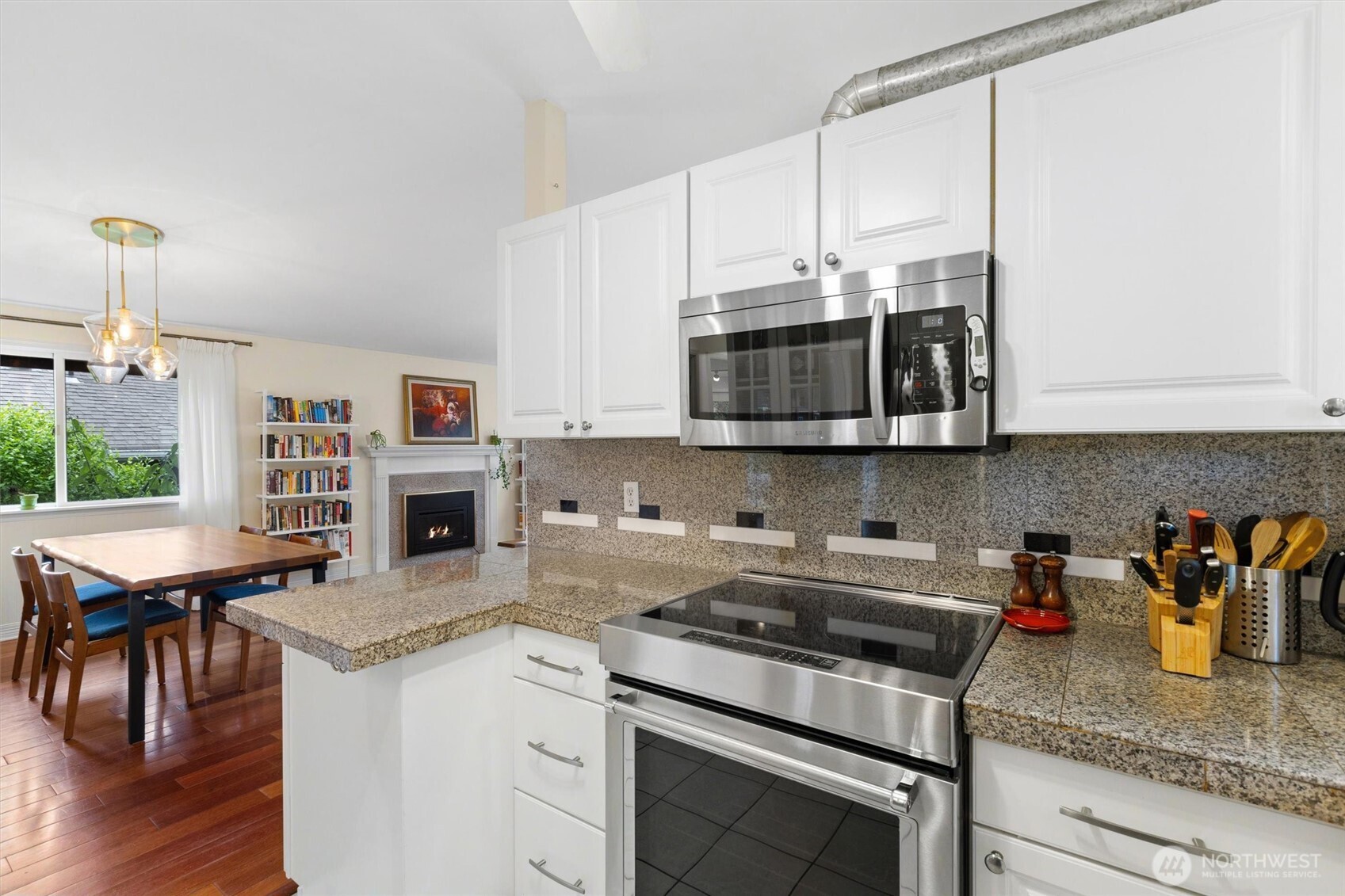 3238 Walnut Avenue Southwest Seattle, WA 98116 - Photo 15 of 40