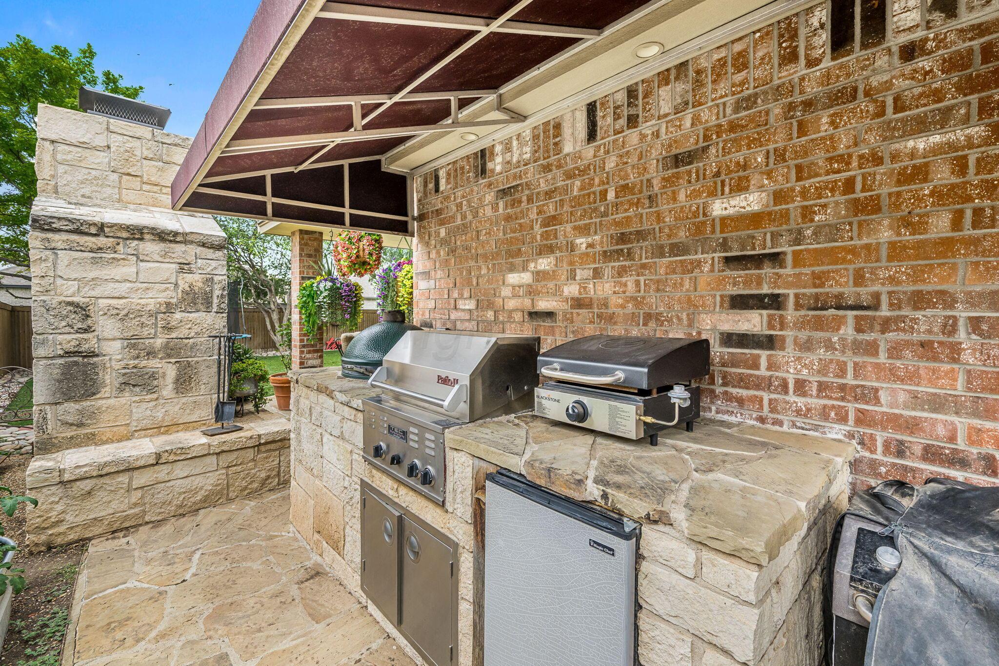 7619 Countryside Drive Amarillo, TX 79119 - Photo 33 of 41 outside kitchen