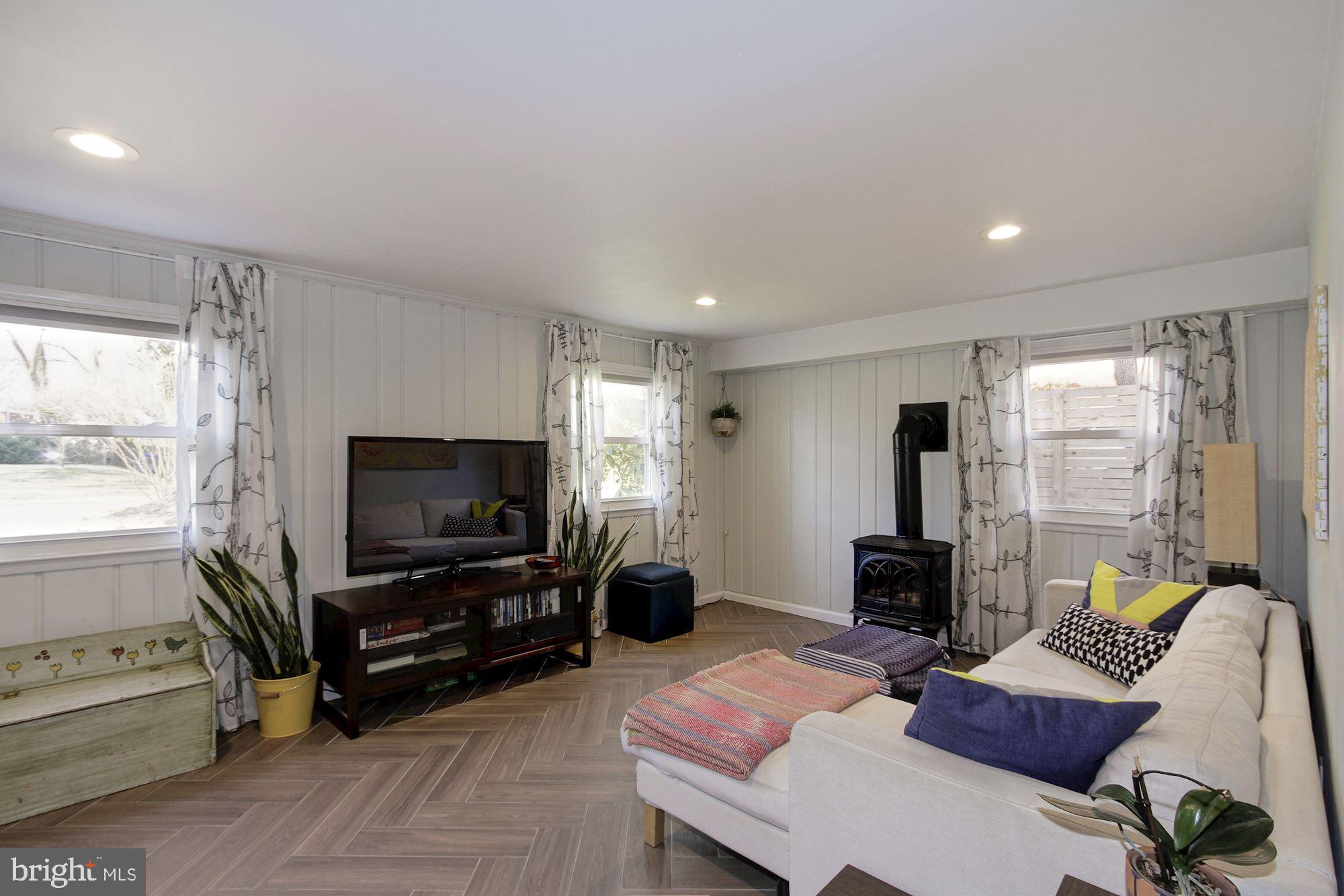 11111 Dewey Road Kensington, MD 20895 - Photo 20 of 28