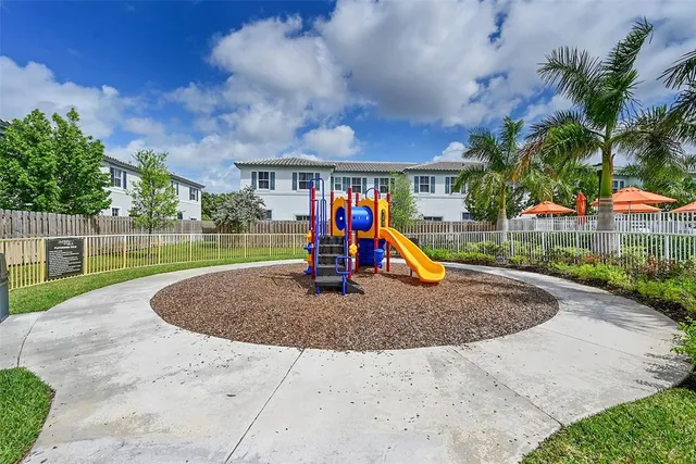 $615,000 | 4614 Northwest 120th Way, Unit 4614, Coral Springs, FL 33076