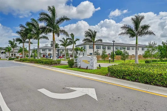 $615,000 | 4614 Northwest 120th Way, Unit 4614, Coral Springs, FL 33076