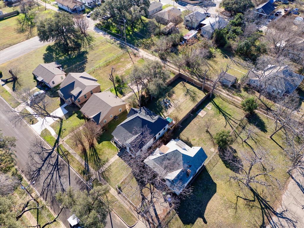1618 North 6th Street Waco, TX 76707 - Photo 29 of 36 an aerial view of a houses with yard