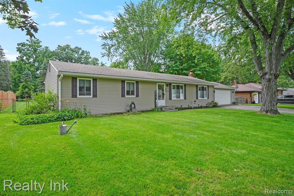 61803 Rambling Way South Lyon, MI 48178 - Photo 3 of 27