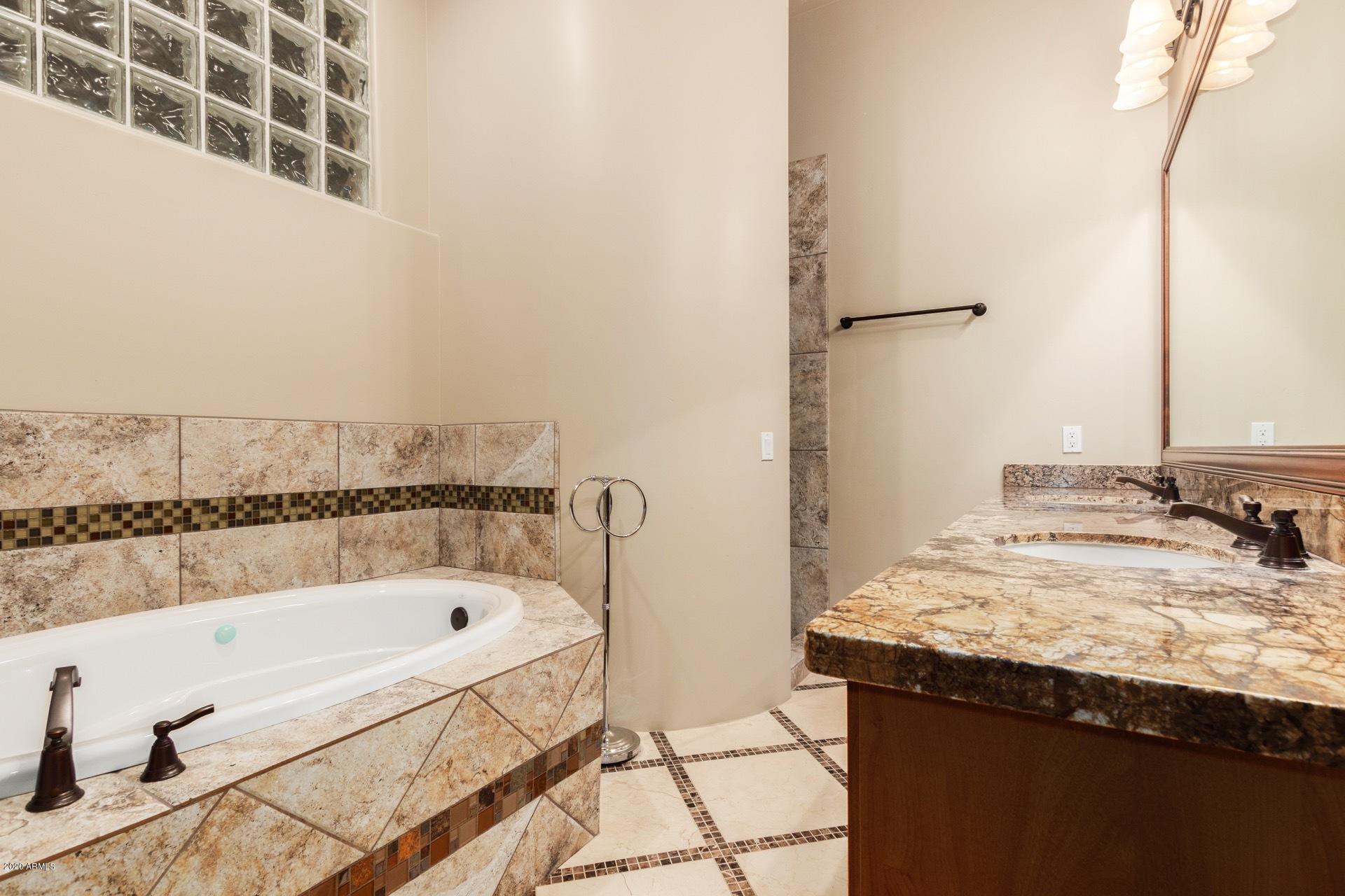 404 East Briles Road Phoenix, AZ 85085 - Photo 60 of 77 0070-Briles (70)