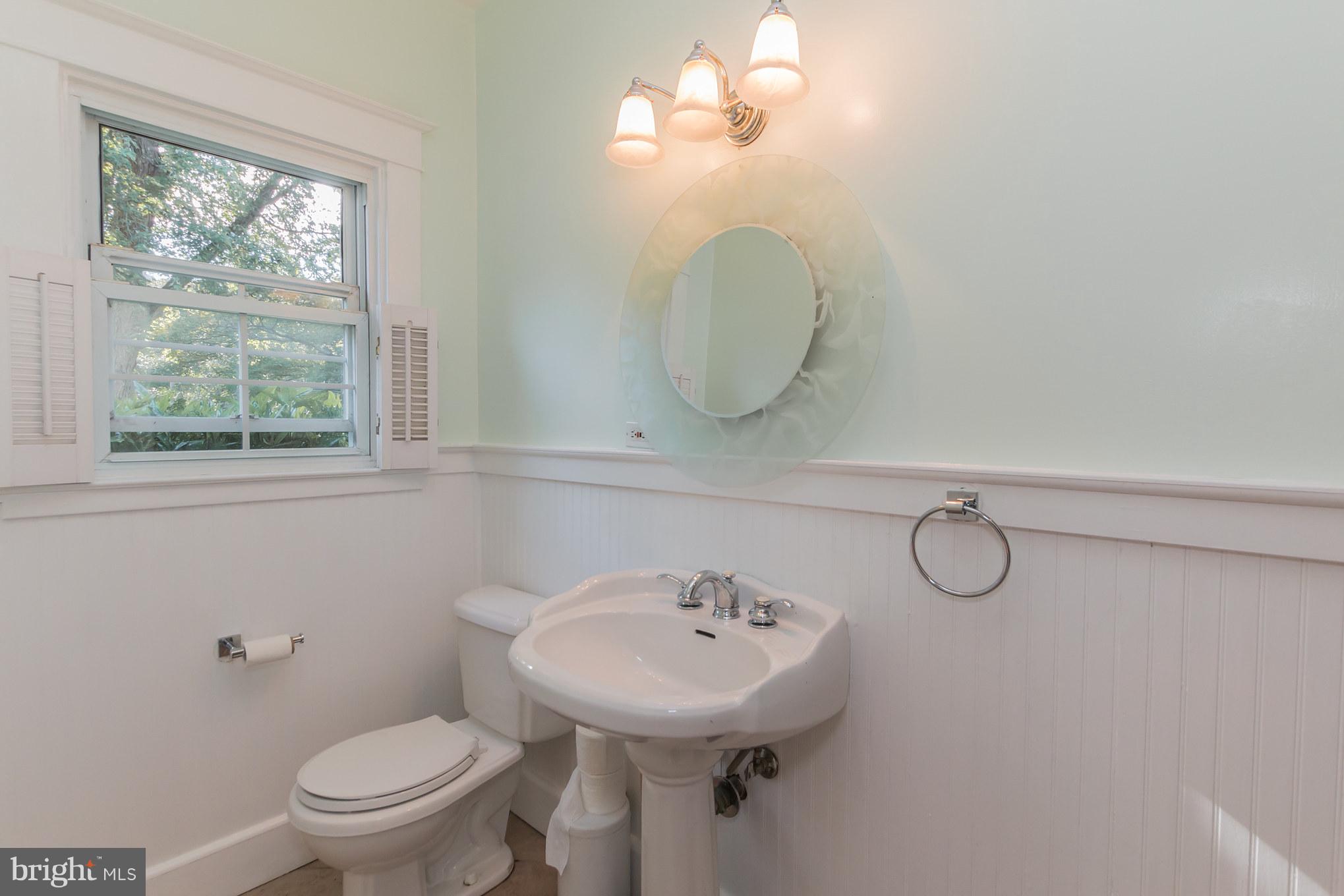 61 Church Road Arnold, MD 21012 - Photo 24 of 28 Main level bath