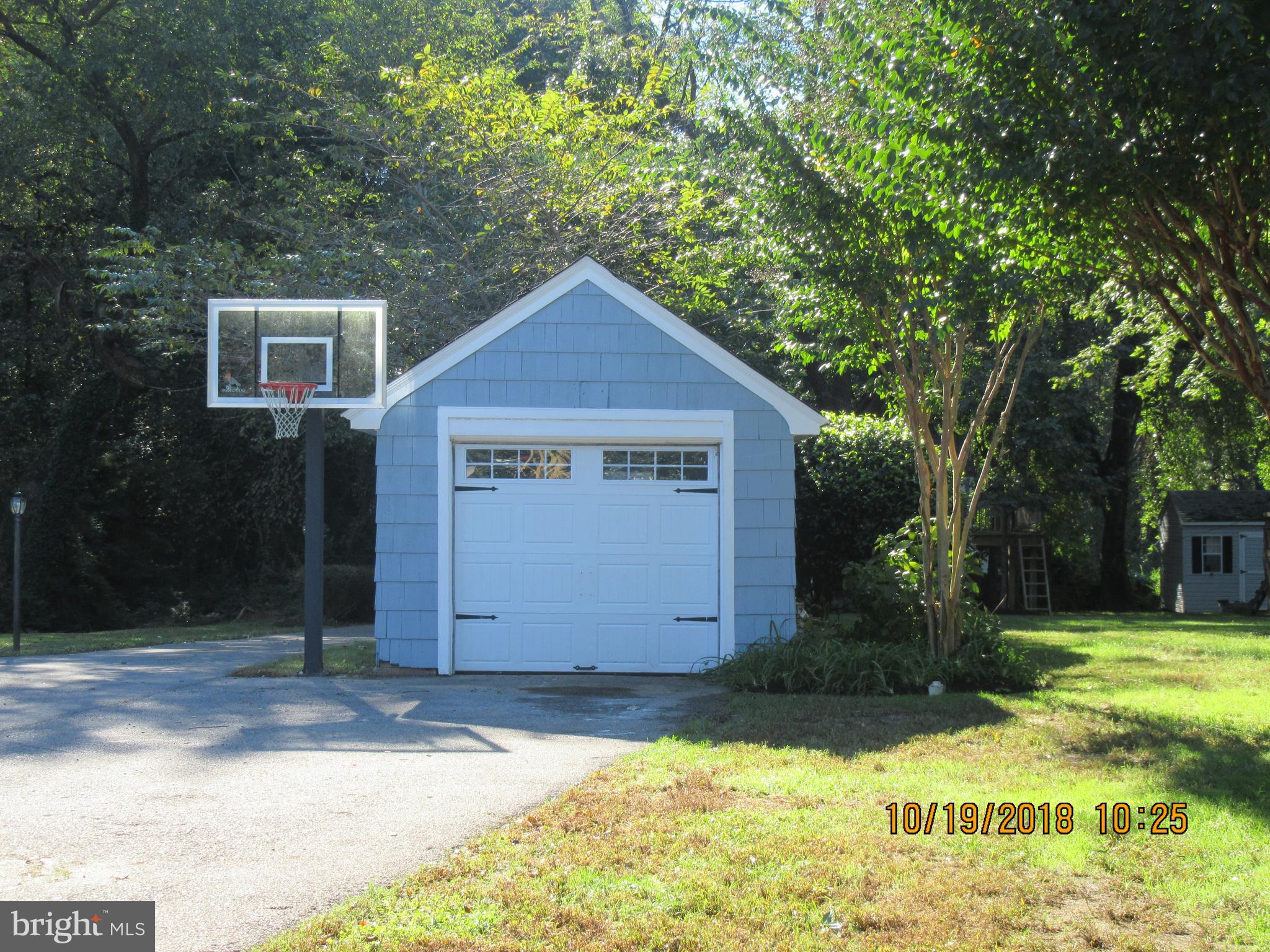61 Church Road Arnold, MD 21012 - Photo 26 of 28 Detached garage
