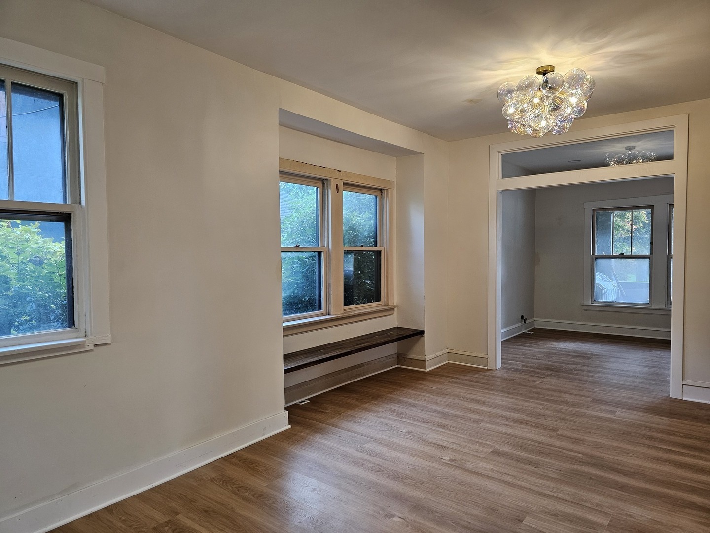 339 Ridgeland Avenue Elmhurst, IL 60126 - Photo 5 of 10 Gallery Image 5