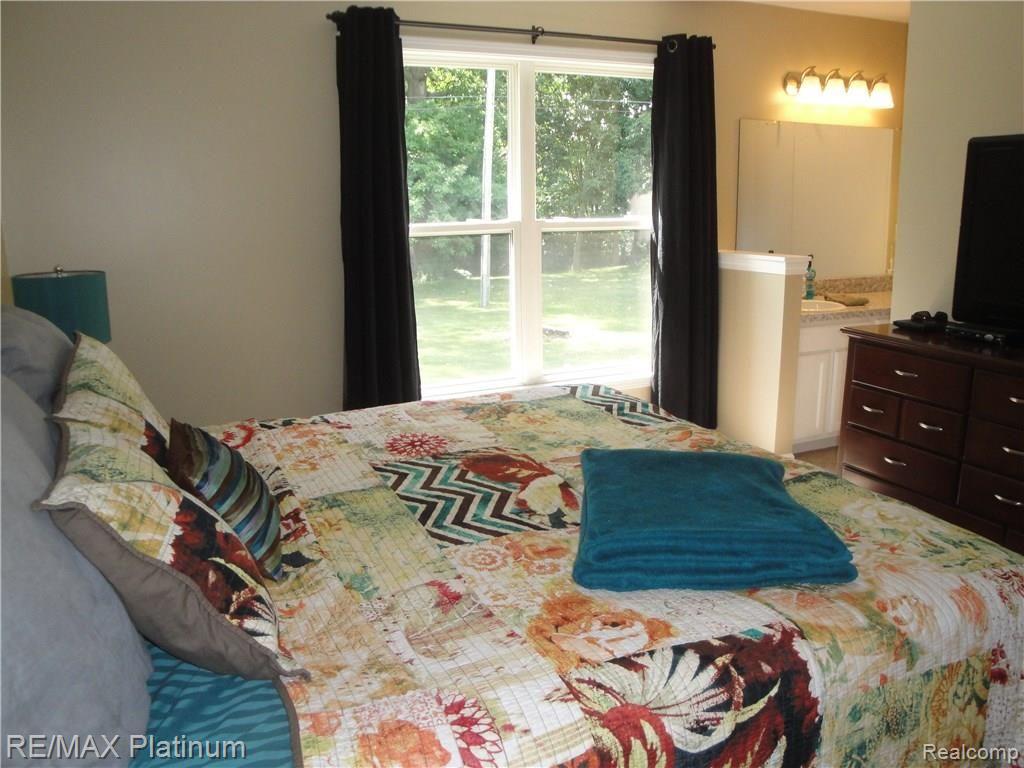 1201 Oakcrest Road Howell, MI 48843 - Photo 27 of 57 28.DSC08536