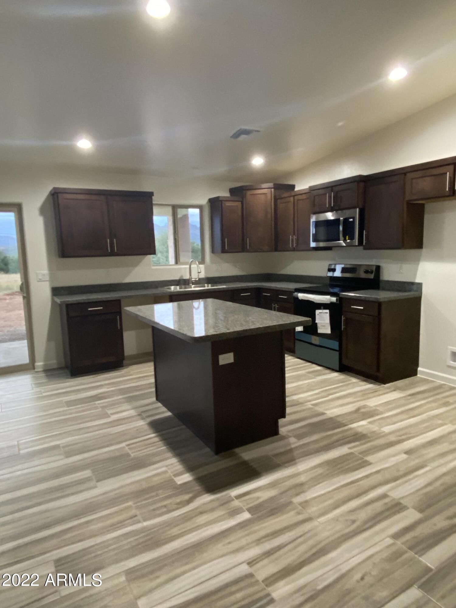 1784 Birmania Corte Rio Rico, AZ 85648 - Photo 3 of 19 IMG_3248