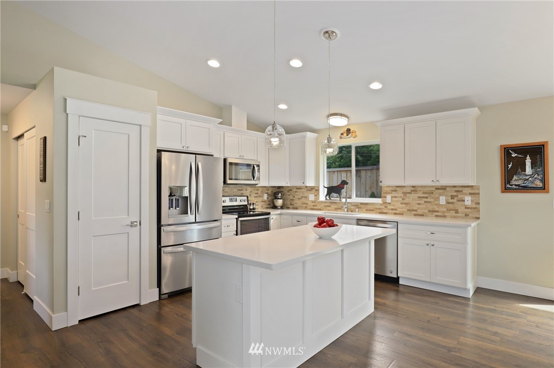 38300 Buck Road Northeast Hansville, WA 98340 - Photo 10 of 30 Gallery Image 10