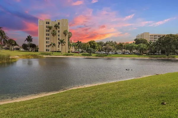 $2,400 | 7270 Ashford Place, Unit 106, Delray Beach, FL 33446