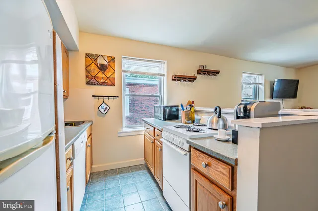 $2,200 | 2007 Mt Vernon Street, Unit 3R, Philadelphia, PA 19130