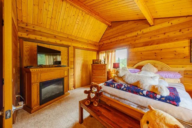 view of a bathroom with a sink and mirror
