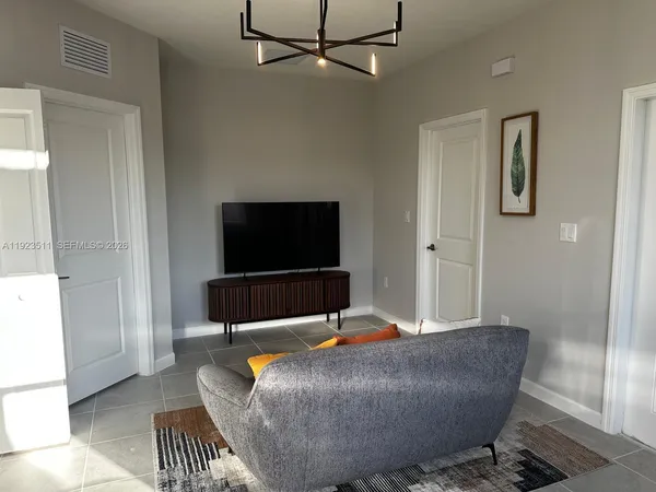 $1,700 | 2288 Southeast 30th Street, Unit 1, Homestead, FL 33035