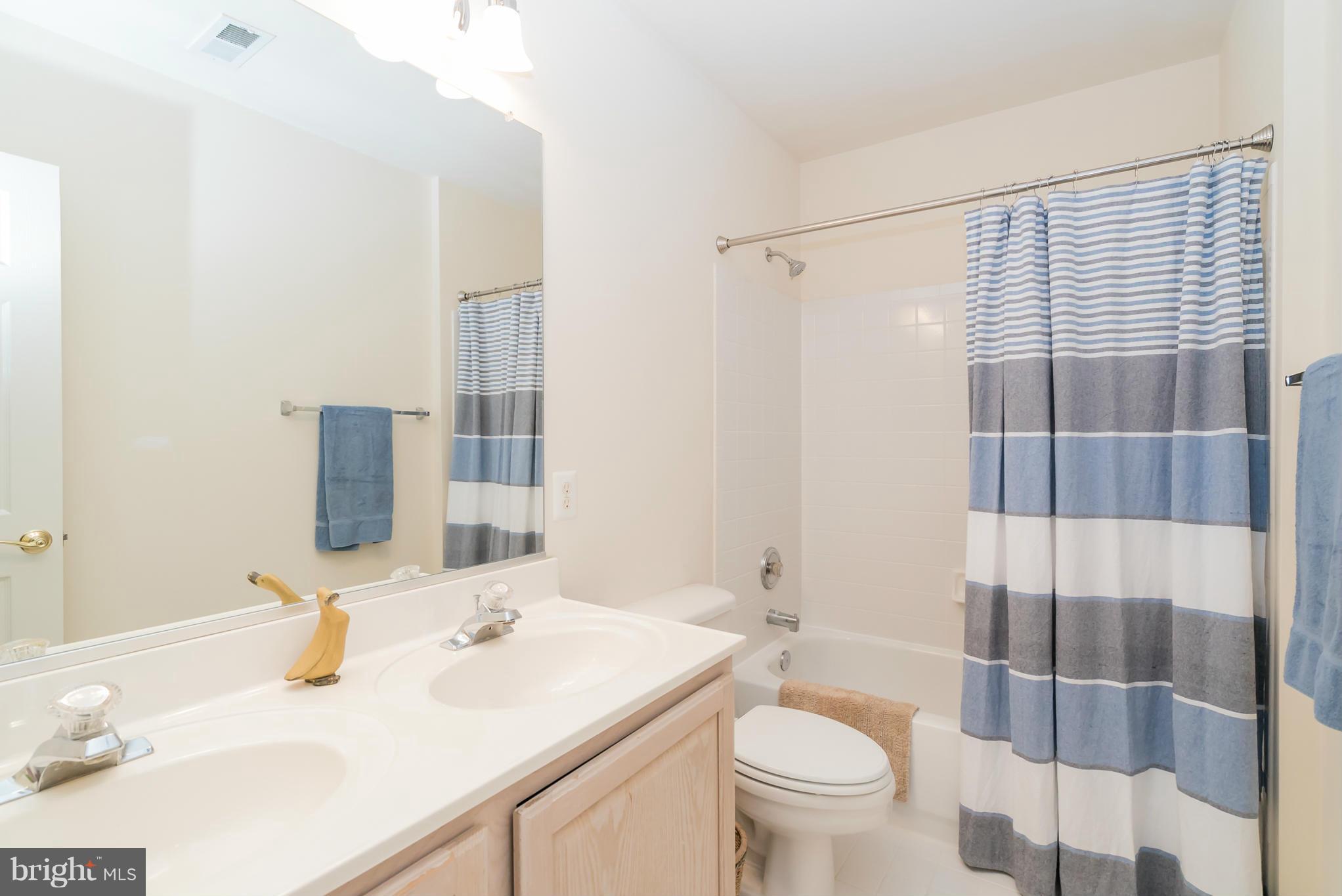 8753 Center Road Springfield, VA 22152 - Photo 12 of 25 Bath